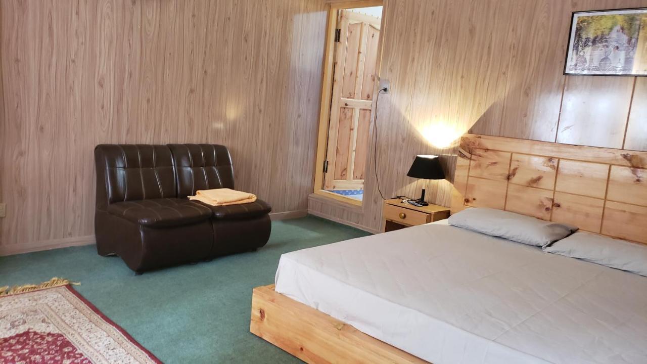 Sehrish Guest House Skardu Exteriér fotografie