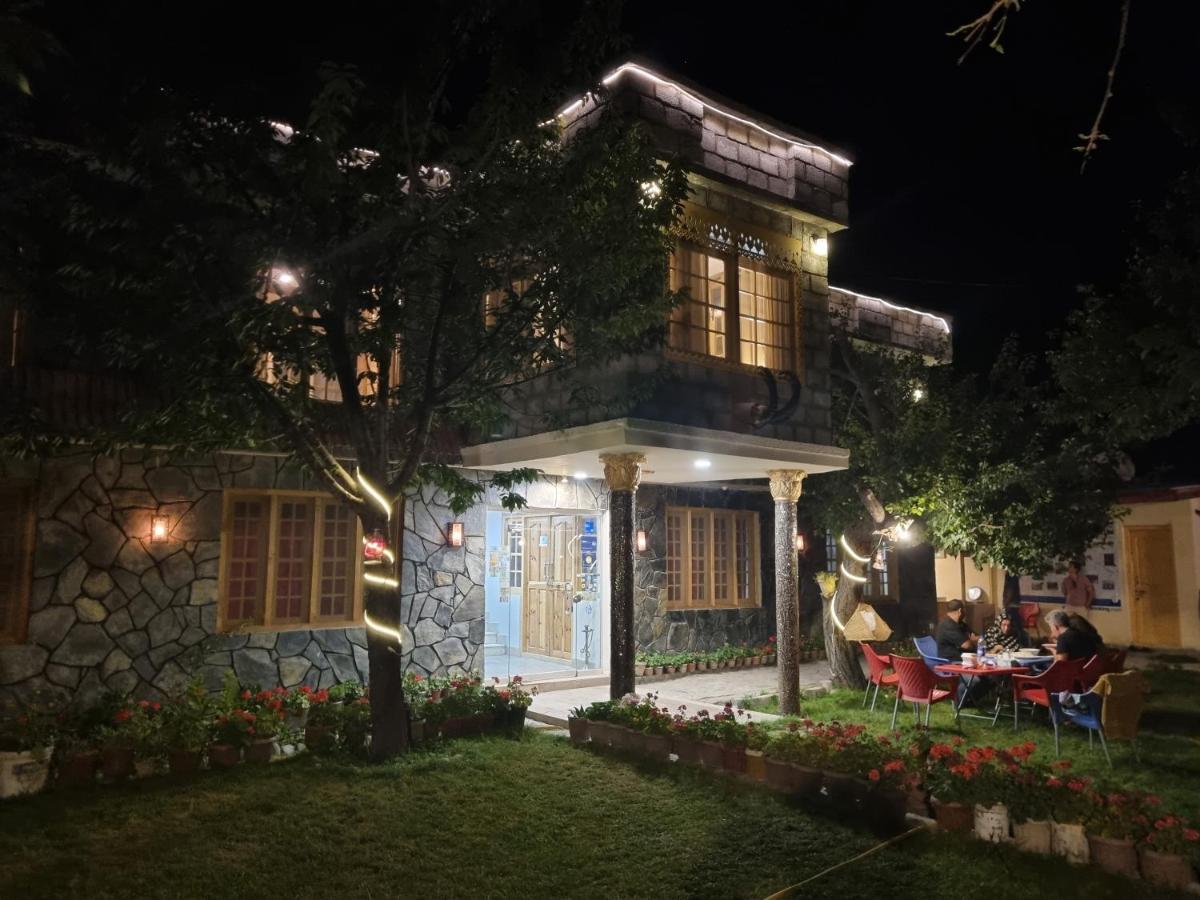 Sehrish Guest House Skardu Exteriér fotografie